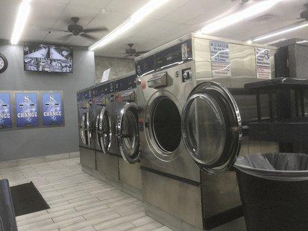 Local Laundry – Pin Oak