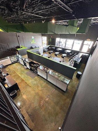 Canniversal Lounge & Retail