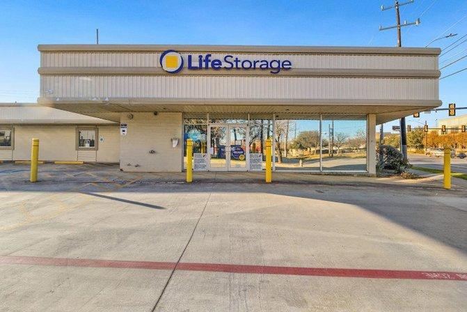 Extra Space Storage
