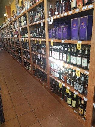 Twin Liquors