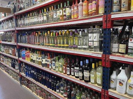 LOL LIQUORS