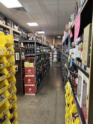 LOL LIQUORS