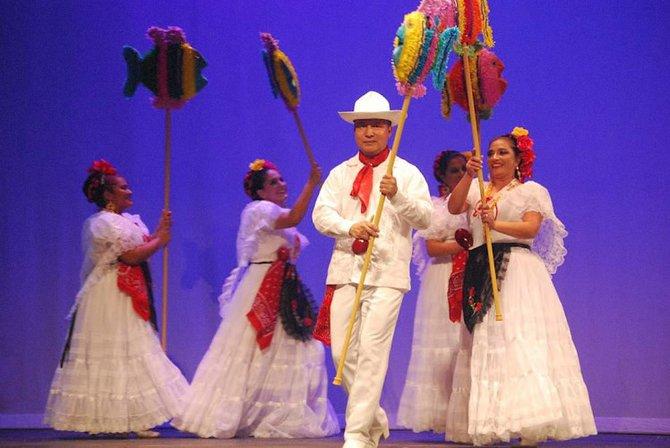 Faisan Folklorico dance company and academy