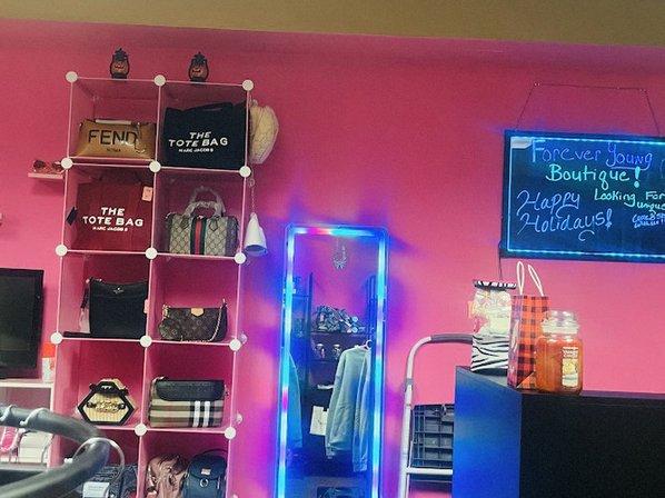 ForeverYoung Boutique