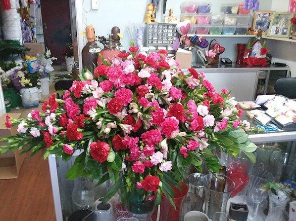 Send Your Love Flowers & Balloons