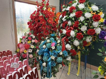 Davany Flowers & Pinatas