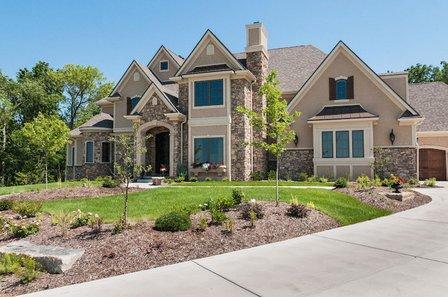 Teri Lucas - Aterj Realty LLC