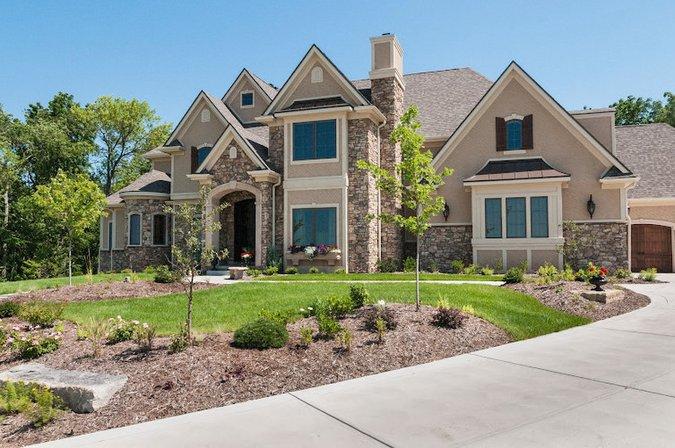 Teri Lucas - Aterj Realty LLC