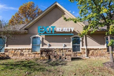 Brenda Perry, Realtor with Exit 4 Texas Realty Professionals