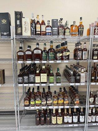 Pop's A Liquor 4