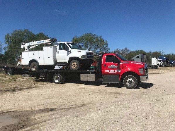 Treviño's Towing & Recovery