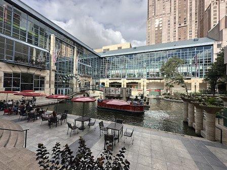 Bounce Luggage Storage - Riverwalk 1