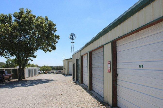 Crestway Parking & Storage