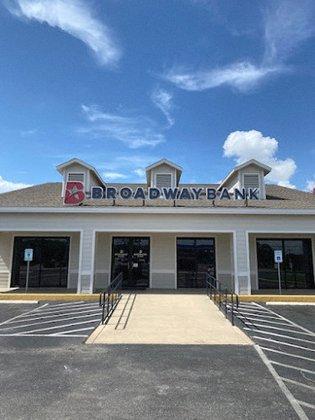 Broadway Bank - West Commerce Financial Center