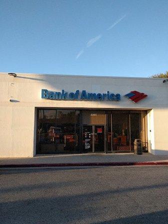 Bank of America (with Drive-thru ATM)