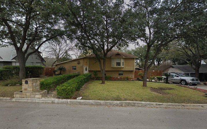 Flores Lawn & Tree Services