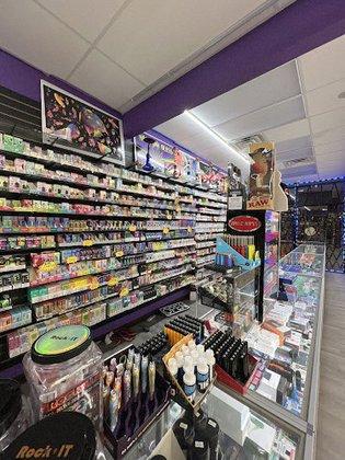 SMOKE LAND & vape
