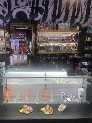 Pakalolo Plug Smoke Shop & Adult Shop