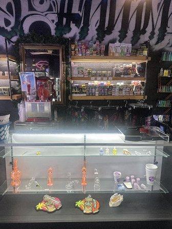 Pakalolo Plug Smoke Shop & Adult Shop
