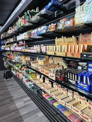 Hidden Leaf Smoke Shop + Lounge | CBD | Delta 8 | Vape | THCa