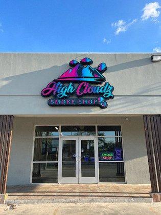 High Cloudz Smoke Shop