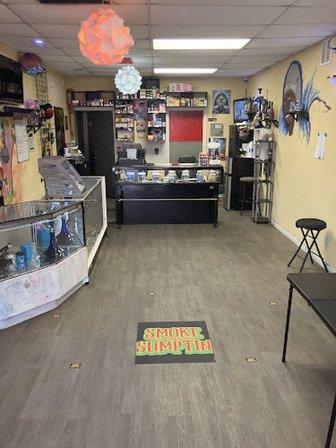 SMOKE SUMPTIN VAPES
