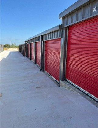 725 Self Storage