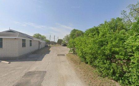 1311 E Crockett St Parking