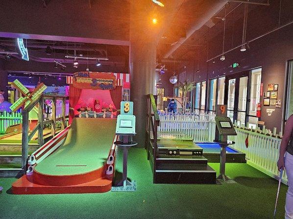 Holey Moley Golf Club San Antonio