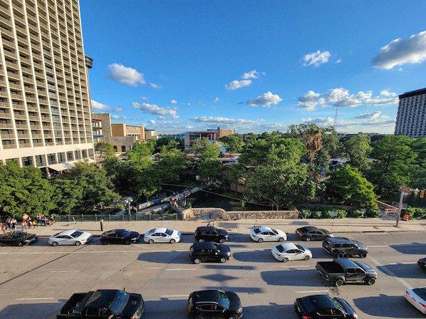 Rivercenter Parking Garage