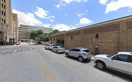 126 Villita St Parking