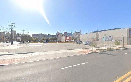 316 Broadway St Parking