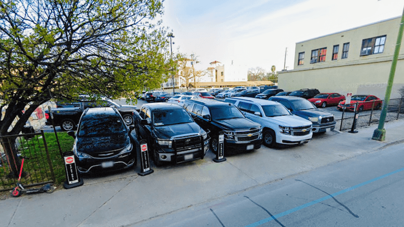 Hotel Indigo//GUEST PARKING