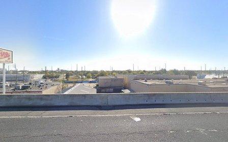 418 Menchaca St Parking