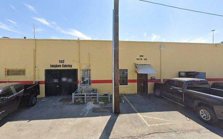 1615 N Laredo St Parking