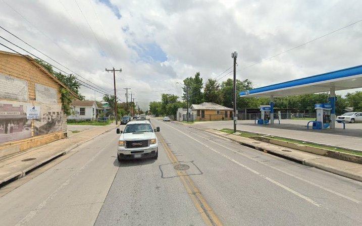 1522 Guadalupe St Parking