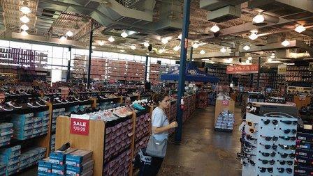 SKECHERS Warehouse Outlet