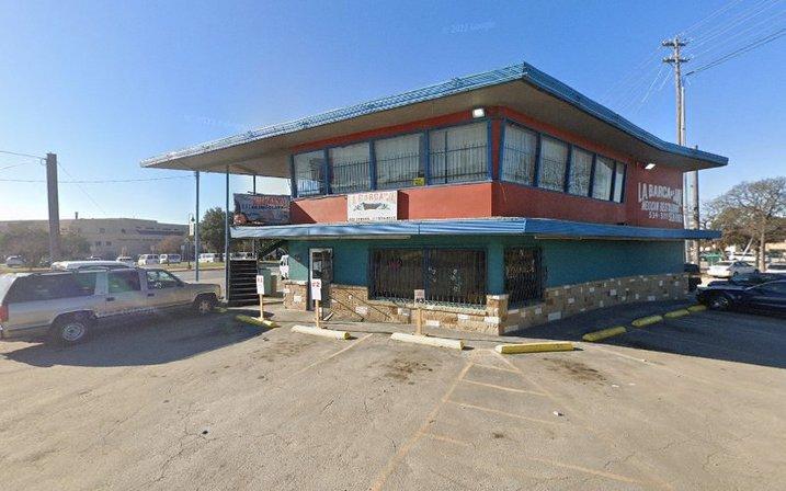606 Steves Ave Parking