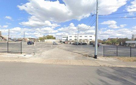1017 N Main Ave Parking