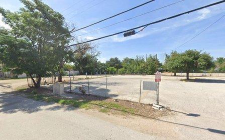 410 E Craig Pl Parking