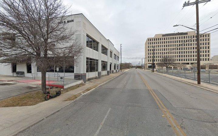 1123 N Main Ave Parking