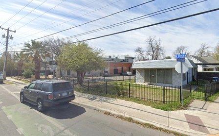 1025 N Flores St Parking