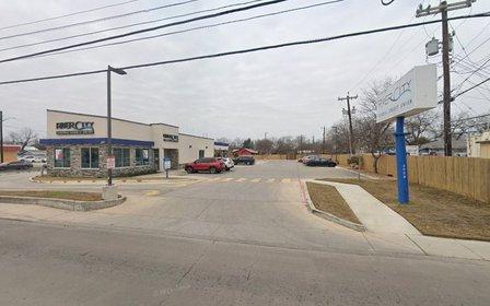 3009 W Blanco Rd Parking