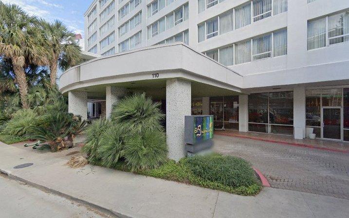 914 N St Marys St Parking