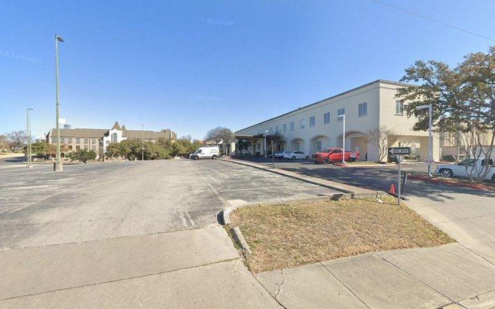 400-498 W Ashby Pl Parking