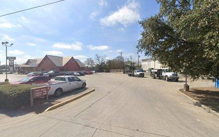 2116 Jackson Keller Rd Parking