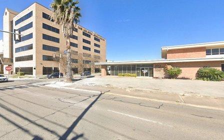 220 E Quincy St Parking