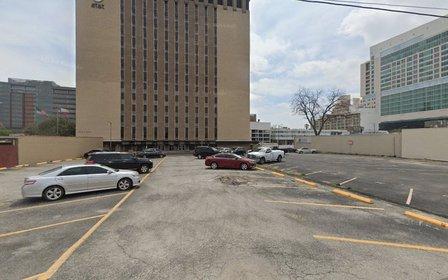 1019 N St Mary's St Parking