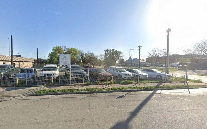 503 Camden St Parking