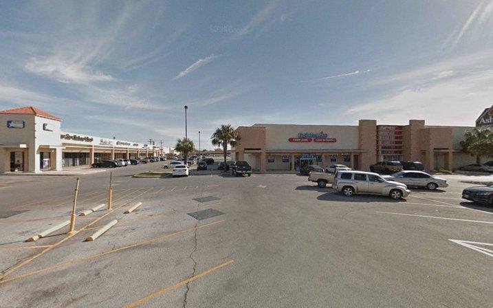6960 S Zarzamora St Parking